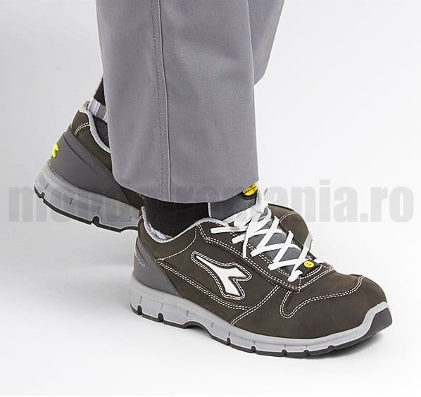 Echipament protectie - Pantofi de protectie ESD si protectie antielectrostatica EN61340-5-1